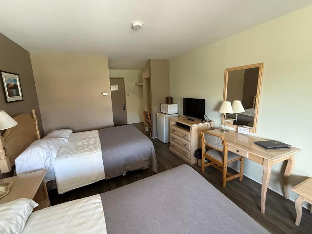 Motel Le Transit مونت سانت هيلير المظهر الخارجي الصورة